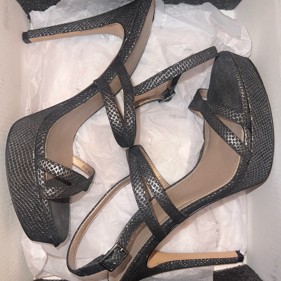Pelle Moda Black High Stiletto Heels - Picture 5 of 5